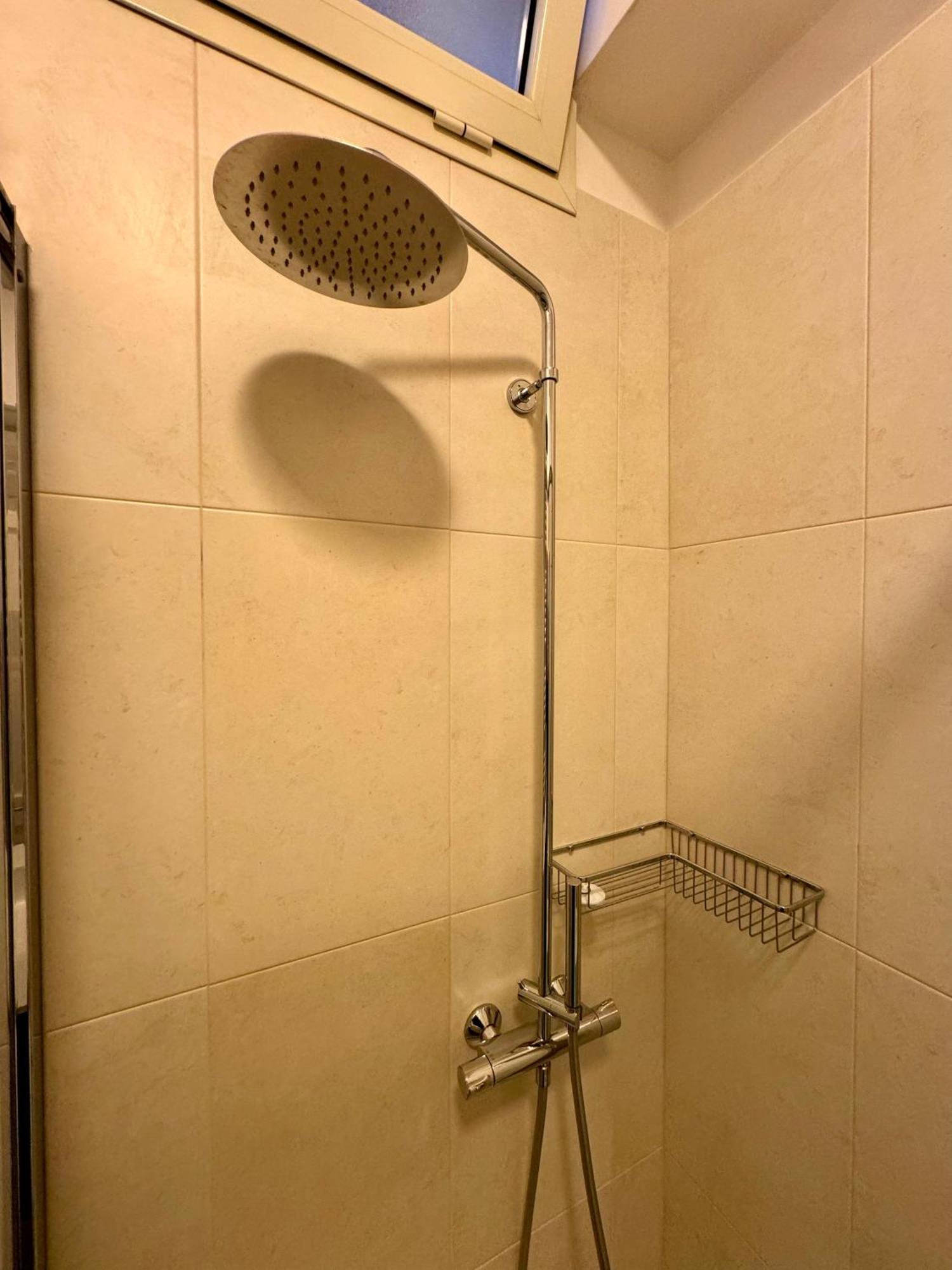 4 Balconi House- Appartamento Moderno A 莱切 外观 照片