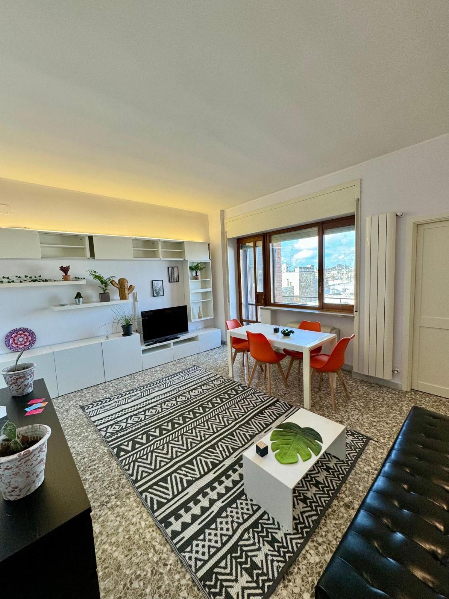 4 Balconi House- Appartamento Moderno A 莱切 外观 照片